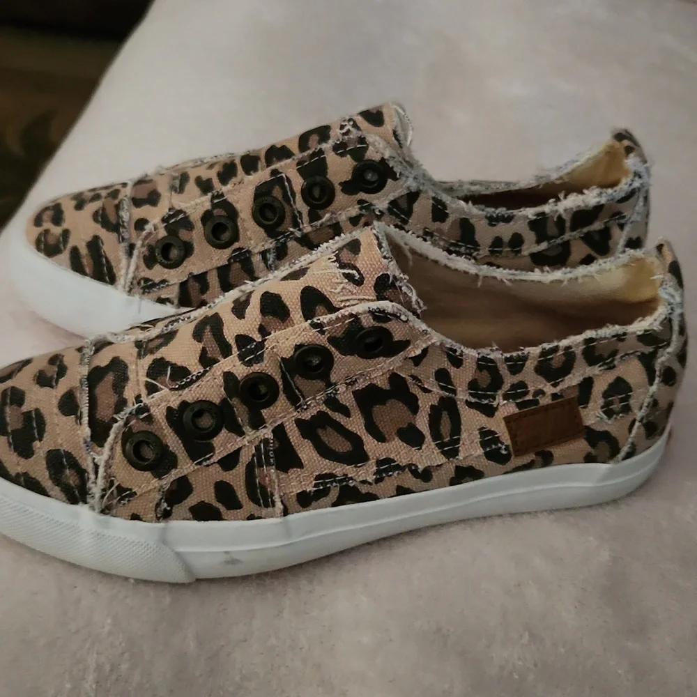 NWOT! Blowfish Tennis Shoes Leopard